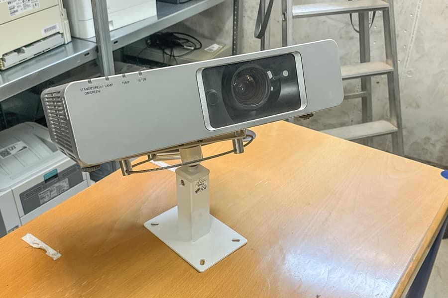 Beamer Panasonic PT-F300, defekt